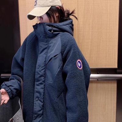 卡盛藏蓝色羊羔绒外套