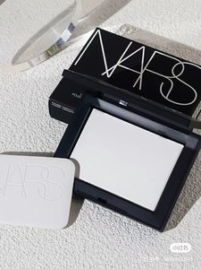 NARS/娜斯大白饼光透感透明蜜粉饼持久定妆柔焦雾面控油定妆10g