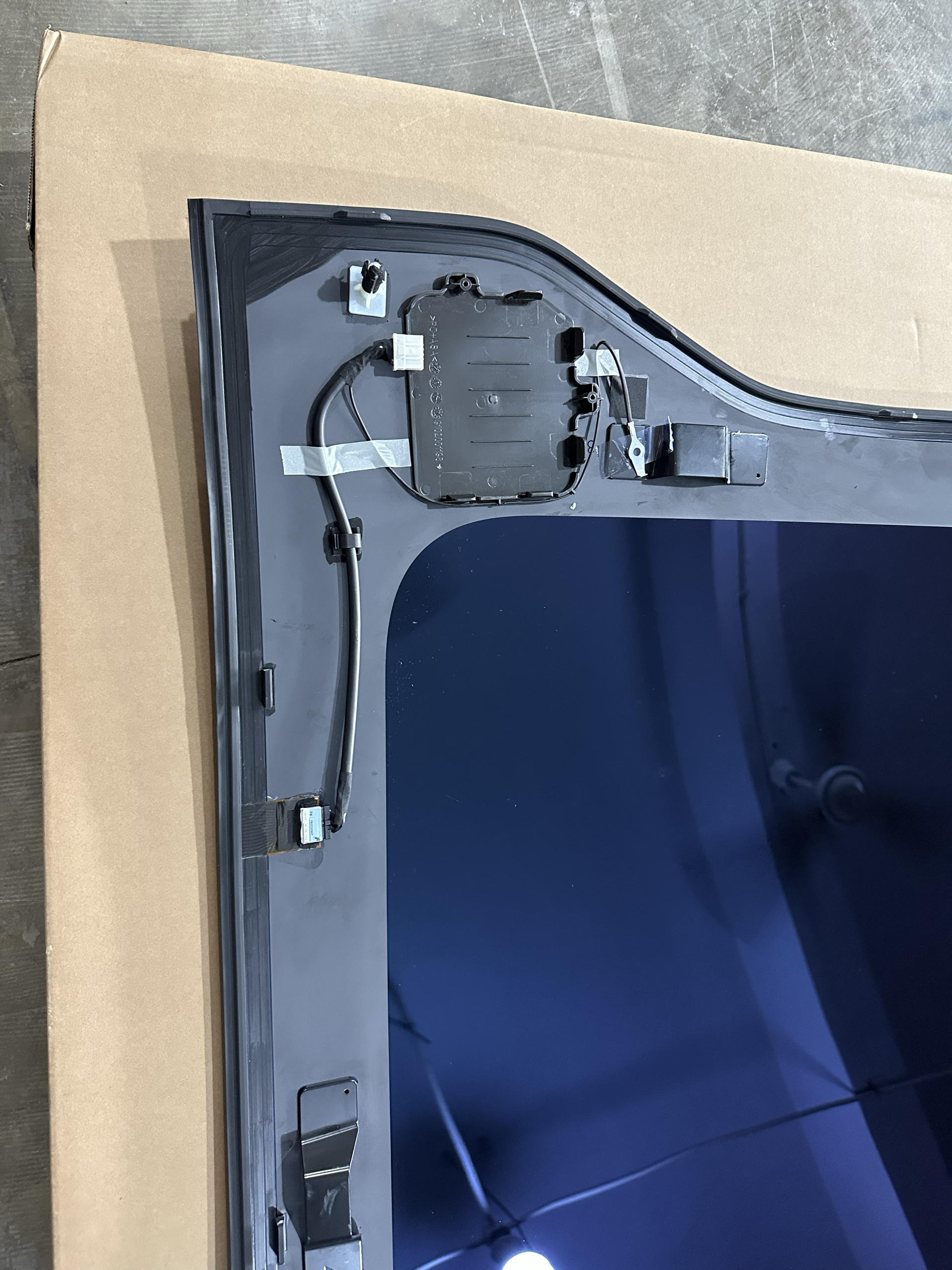 24款ZEEKR001天幕玻璃，EC调光，24款极氪001天窗玻璃，带EC调光