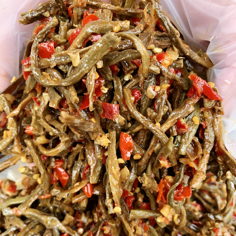 江西农家制作香辣剁椒豇豆下饭菜