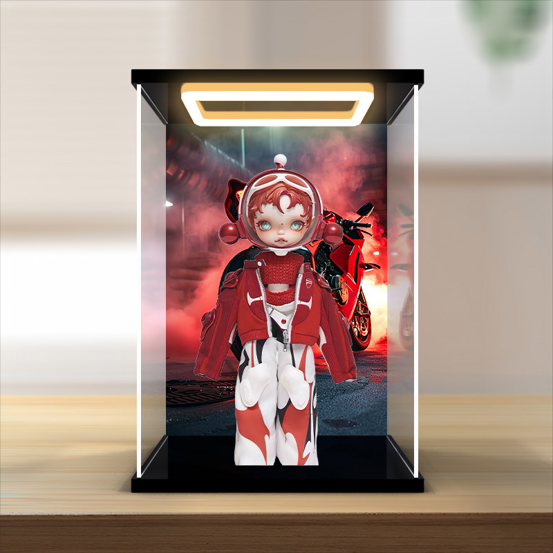 回灯展示盒适用泡泡玛特 SKULLPANDA×DUCATI 可动人偶高清防尘罩