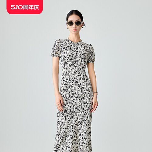 黑白碎花连衣裙女收腰斜裁鱼尾裙圆领泡泡袖优雅质感人丝长裙春夏