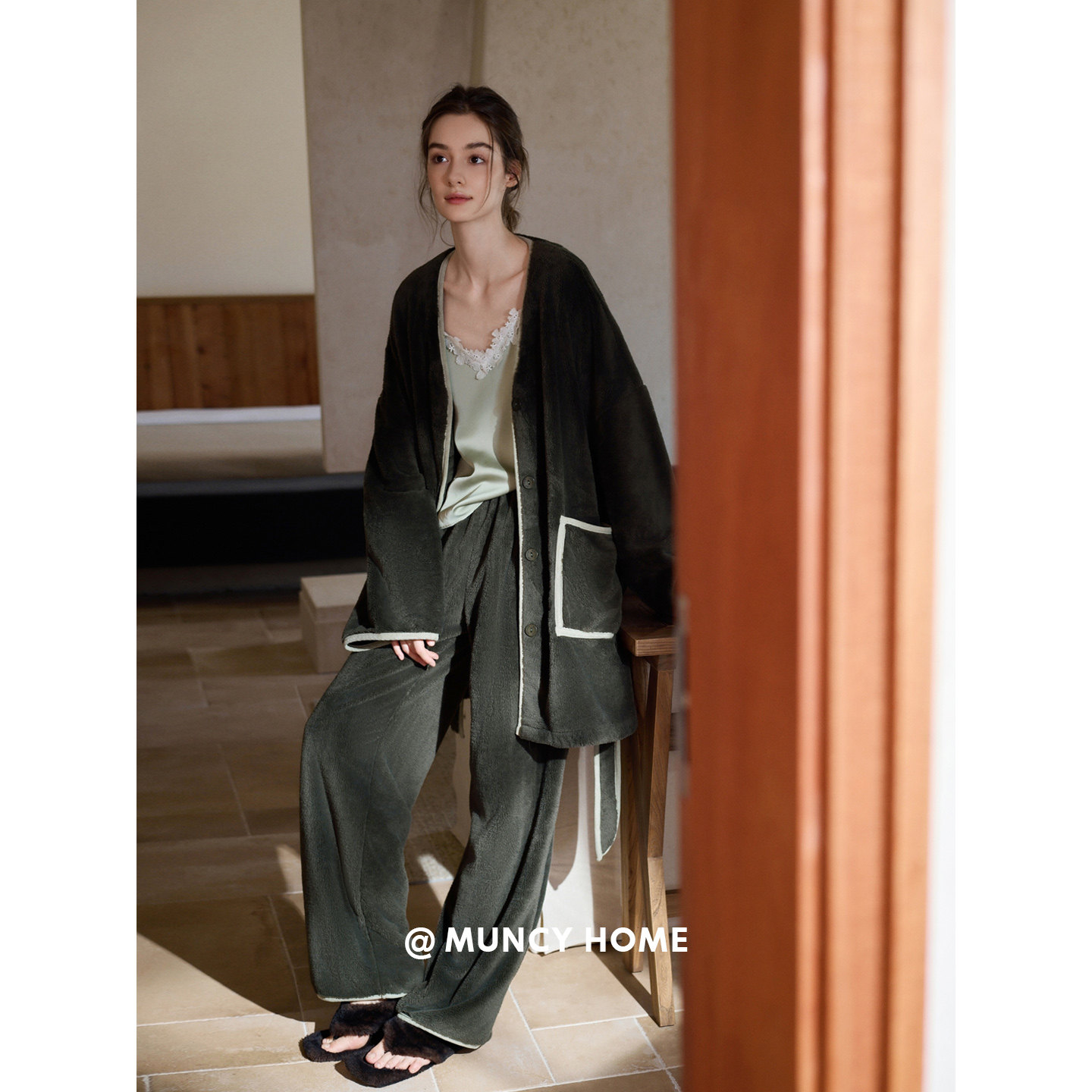 曼系高智绒感加厚套装毛绒秋冬