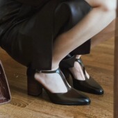 2025春夏季 割草机老k 擦色复古高跟鞋 单鞋 法式 复古t字带包头凉鞋