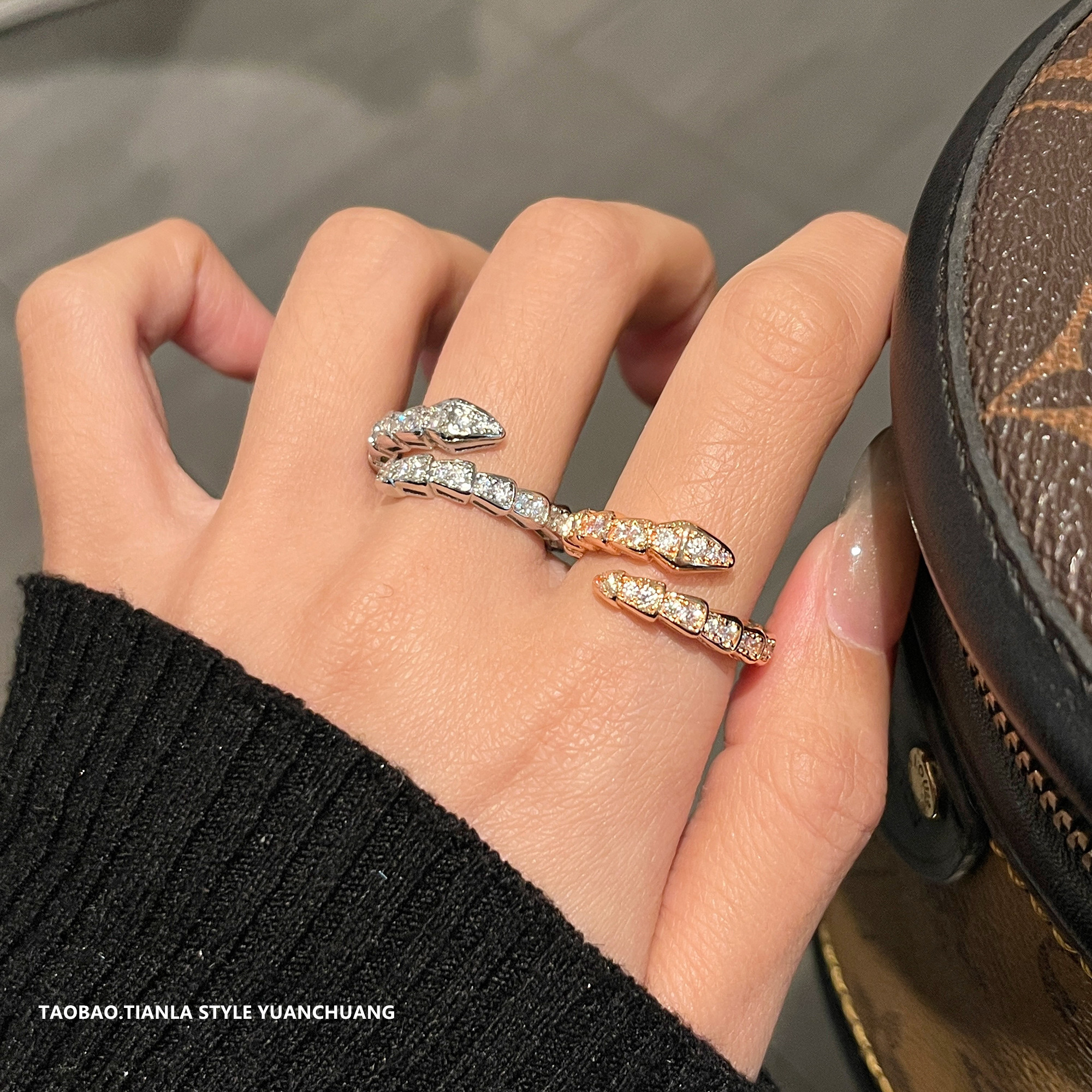 2025年新款镶钻蛇骨戒指