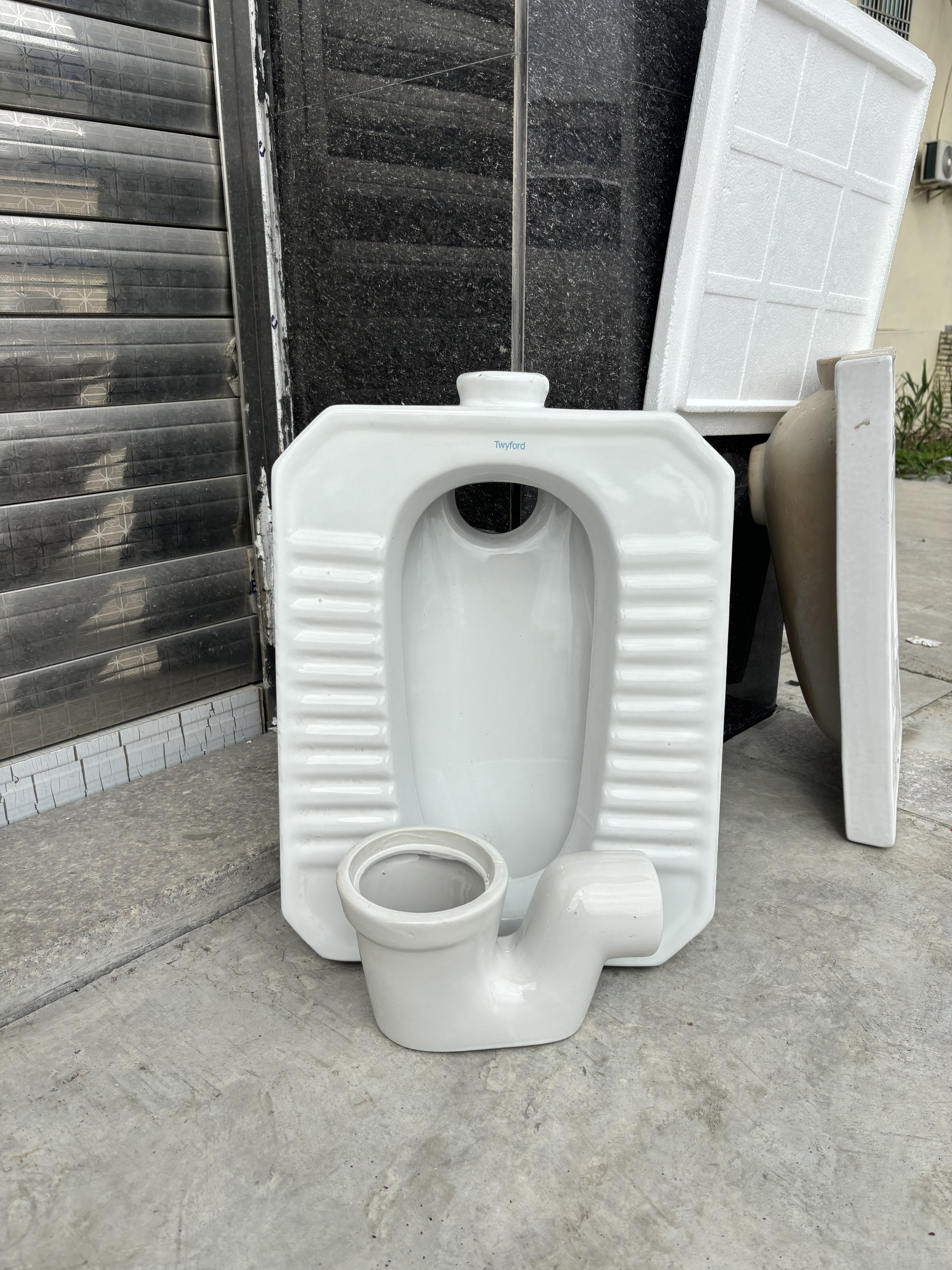 小户型八角蹲便器陶瓷大便器直通式老款更换后排水蹲坑