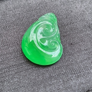 7007缅甸天然翡翠正阳绿如意吊坠尺寸27.2×18.6×4.5