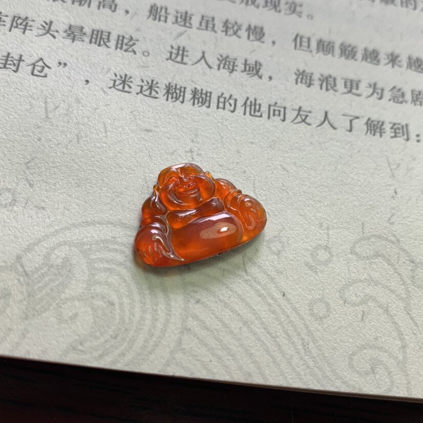缅甸天然翡翠高冰种水的红翡佛公尺寸为15×20×2.2