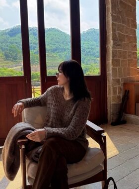 老钱风杂色细闪金线镂空V领毛衣