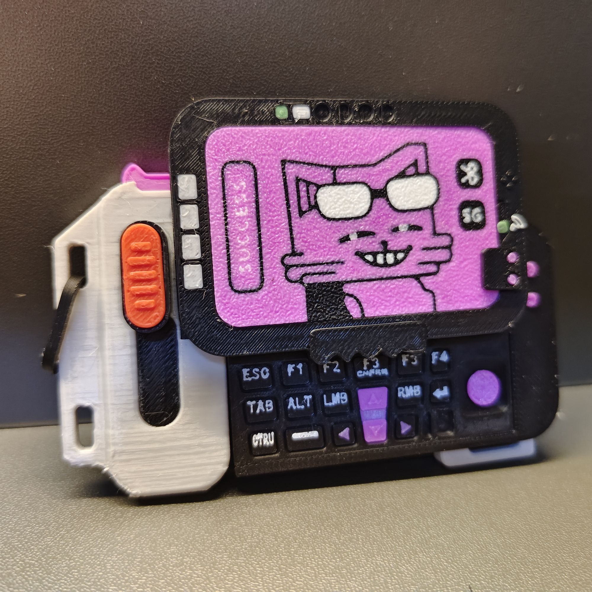 三角洲行动周边游戏骇爪