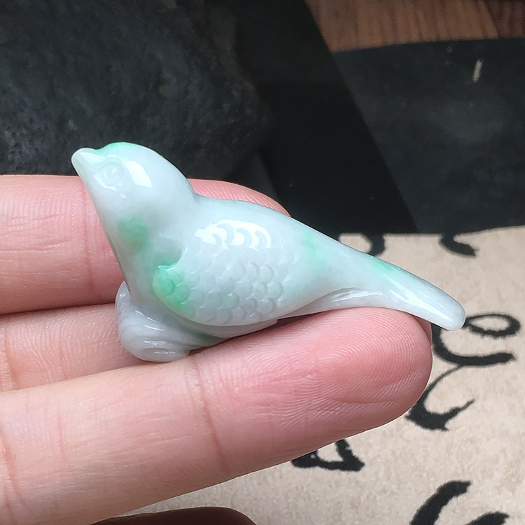 玉石寨A货翡翠冰糯种小鸟