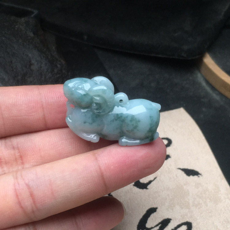 玉石寨A货翡翠生肖羊包邮