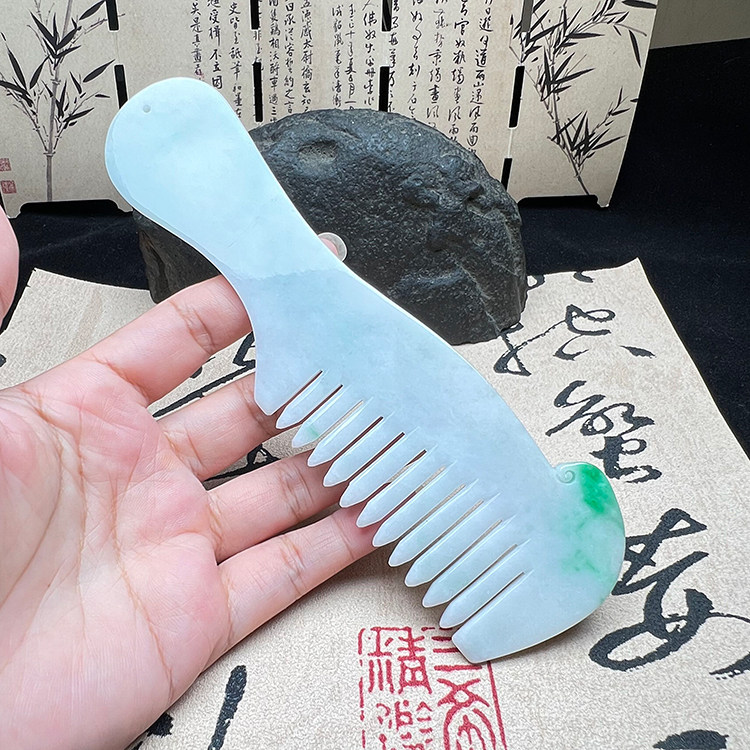 缅甸A货翡翠冰糯女梳一梳百顺