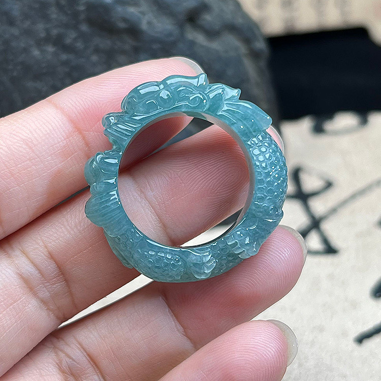 危地马拉A货翡翠龙戒指20MM图片