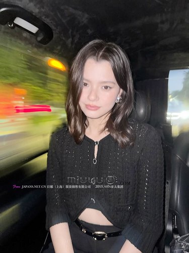 日娜高奢20XXASIA BUYER 12 hmo 麻花镂空针织开衫短款罩衫上衣女