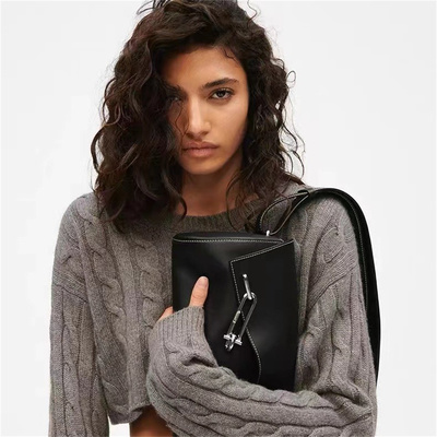 轻奢小众牛皮Interlock腋下包