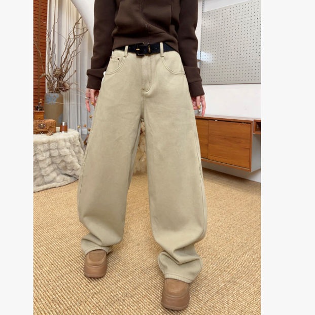DD STY【冬款上新】小众设计卡其色长毛密密绒斜纹牛仔裤 67512