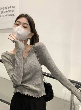 灰色V领木耳边长袖女针T恤秋季新款小众修身休闲织打底衫上衣