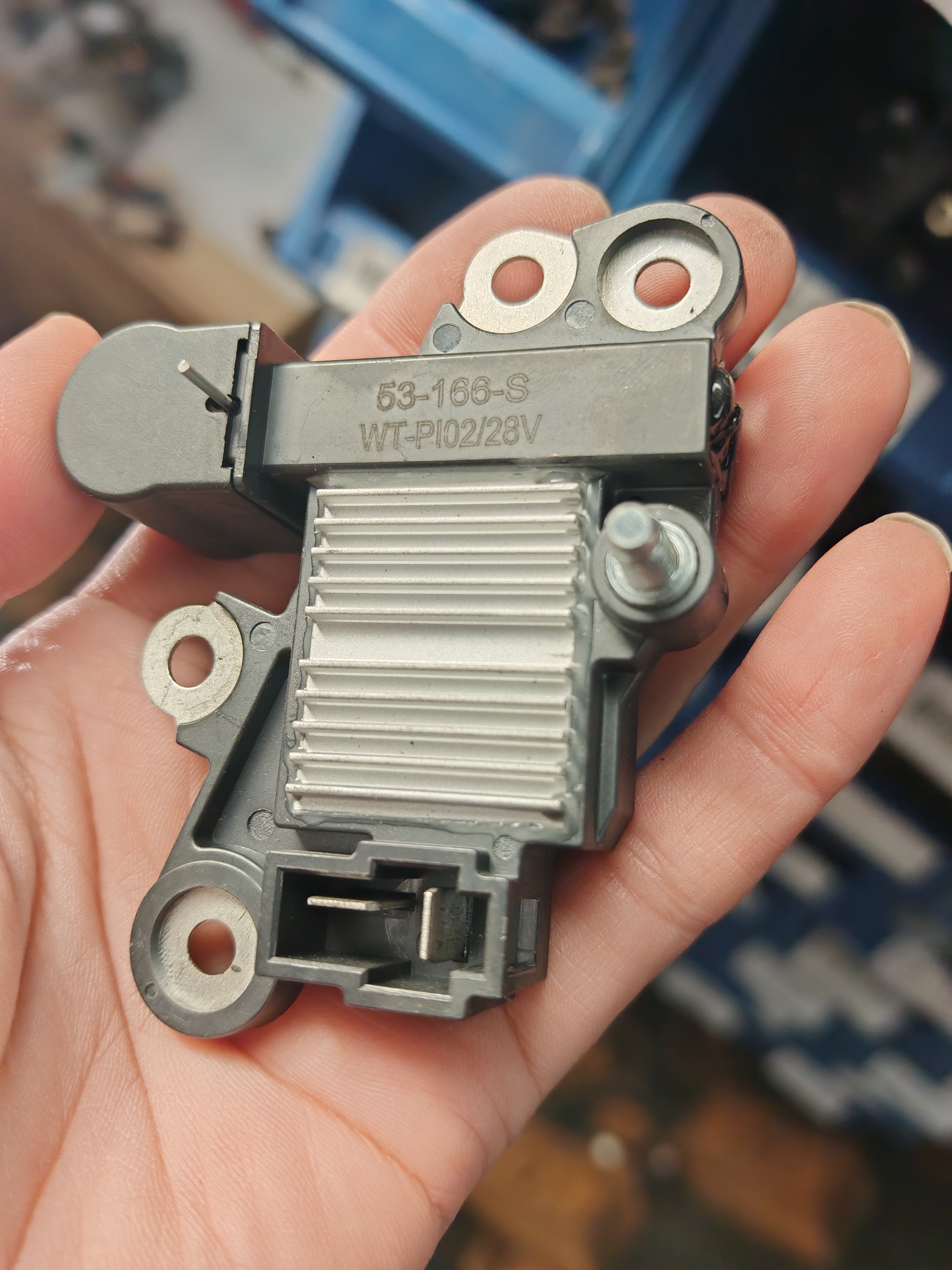 江淮骏铃云内发电机调节器53-166 24V