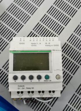 拆机SR2 B121JD 逻辑控制器 有量