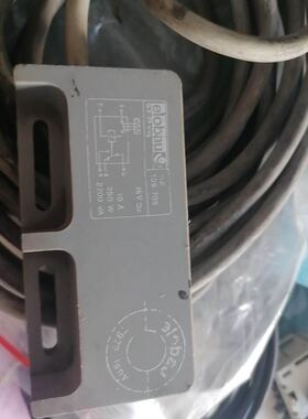 安捷伦66332A，拆机11台，有几台缺旋转纽盖，功能正常，