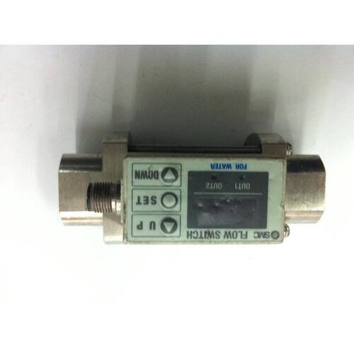 拆机件性能完好PF2W720-04-67水用数显流量传感器2-16l/min