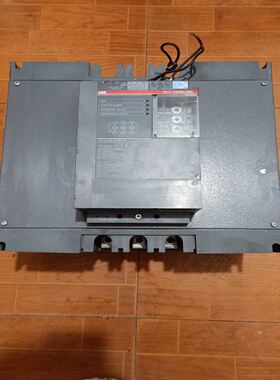 ABB软启动器PSS175/300-500L1SFA892011R1002拆机