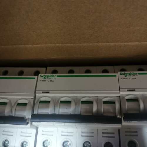 可维修施耐德iC65N 4P D25A，原装正品，全新议价