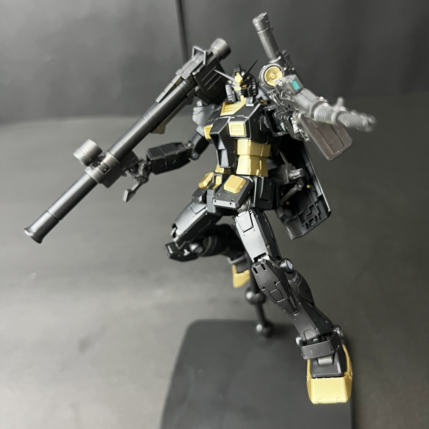 零一二GTO元祖钣喷黑金配色模型