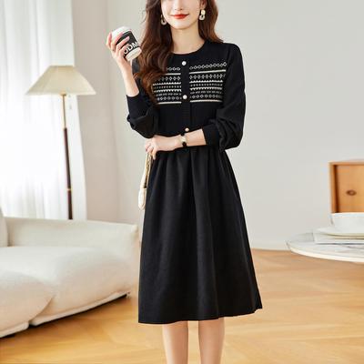 配大衣的内搭连衣裙女秋冬装2025新款高级感中长款加厚针织毛衣裙