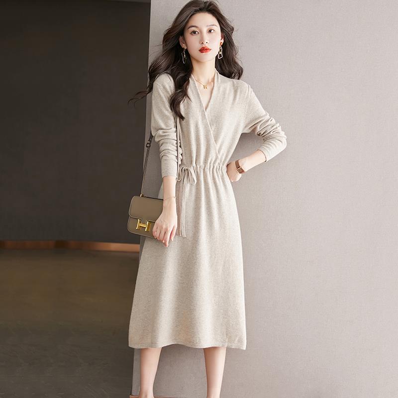 纯羊毛针织连衣裙女秋冬季2025新款品牌气质显身材中长款毛衣裙子