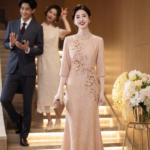 粉色喜婆婆婚宴装2026新款高贵年轻小个子妈妈婚礼晚礼服女高级感