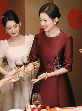 红色妈妈婚宴装晚礼服高贵年轻高端洋气喜婆婆结婚喜服2025新款