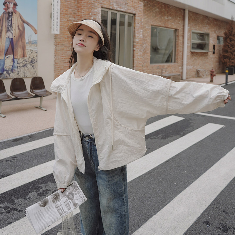 连帽防晒服风衣短外套女2023春夏新爆款韩系设计感洋气休闲上衣薄