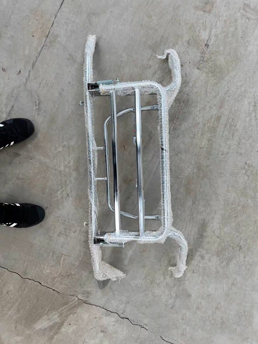 东威电动四轮车三轮车后保险杠置物架尾架可折叠