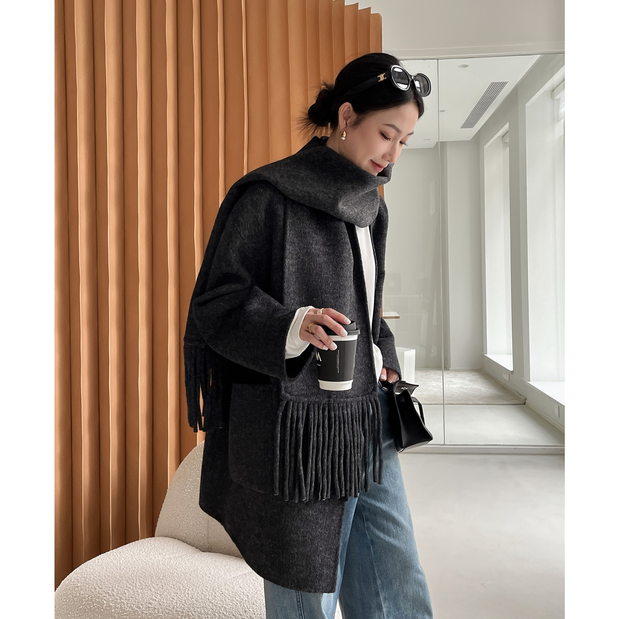 羊驼毛双面呢围巾牛角扣呢大衣