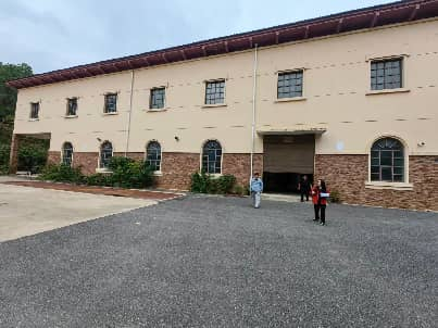 8月9日湘潭市房地产和国有土地使用权五宗及不动产上的房屋建筑物、构筑物、附属设施、苗木、办公、机器设备、电子设备和其他固定资产等网络拍卖公告