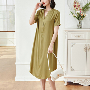 真丝连衣裙女高端2025夏季新款气质妈妈纯色大码V领宽松桑蚕丝裙