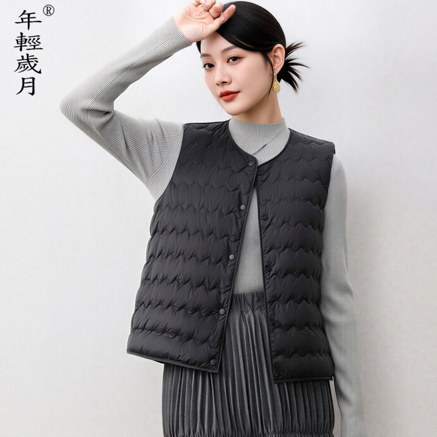 轻薄羽绒马甲女短款爆款2026秋季新款白鸭绒打底内胆百搭背心马夹