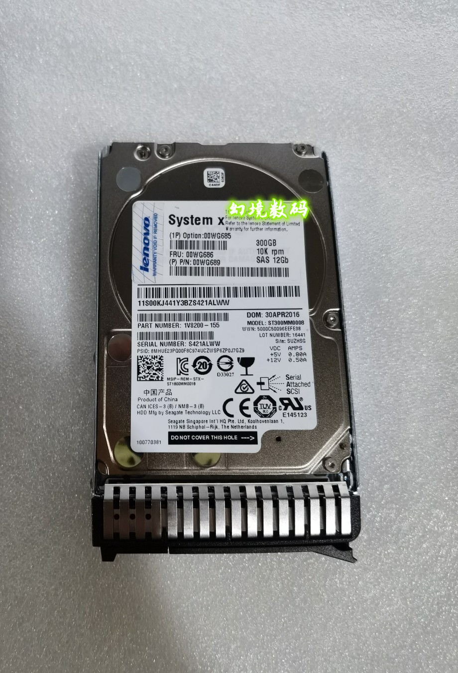 全新联想 00WG685 00WG686 00WG689 300G 10K 2.5 SAS 服务器硬盘
