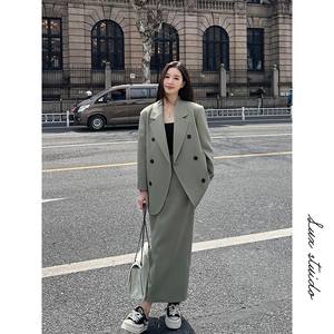 Luxstudio嘉欣2024春装新款宽松高级感阔型西装半身裙套装女网红