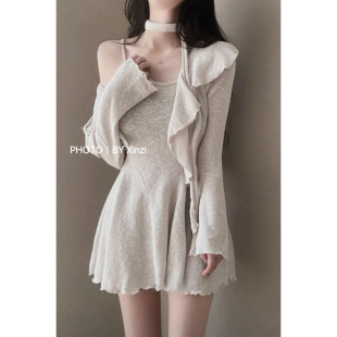 显瘦套装 设计感荷叶花边V领针织连衣裙女修身 裙 时尚 辛子韩国代购