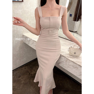 显身材气质长裙 温柔风方领吊带包臀连衣裙女修身 辛子韩国代购 法式