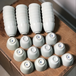 【微瑕】玉字茶杯主人杯豆青釉厚实80年代出口库存龙窑柴烧老瓷器