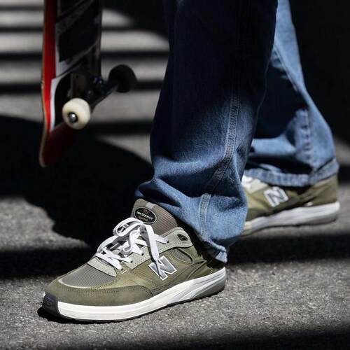 代购andrew reynolds x New Balance 933复古橄榄绿板鞋滑板鞋男