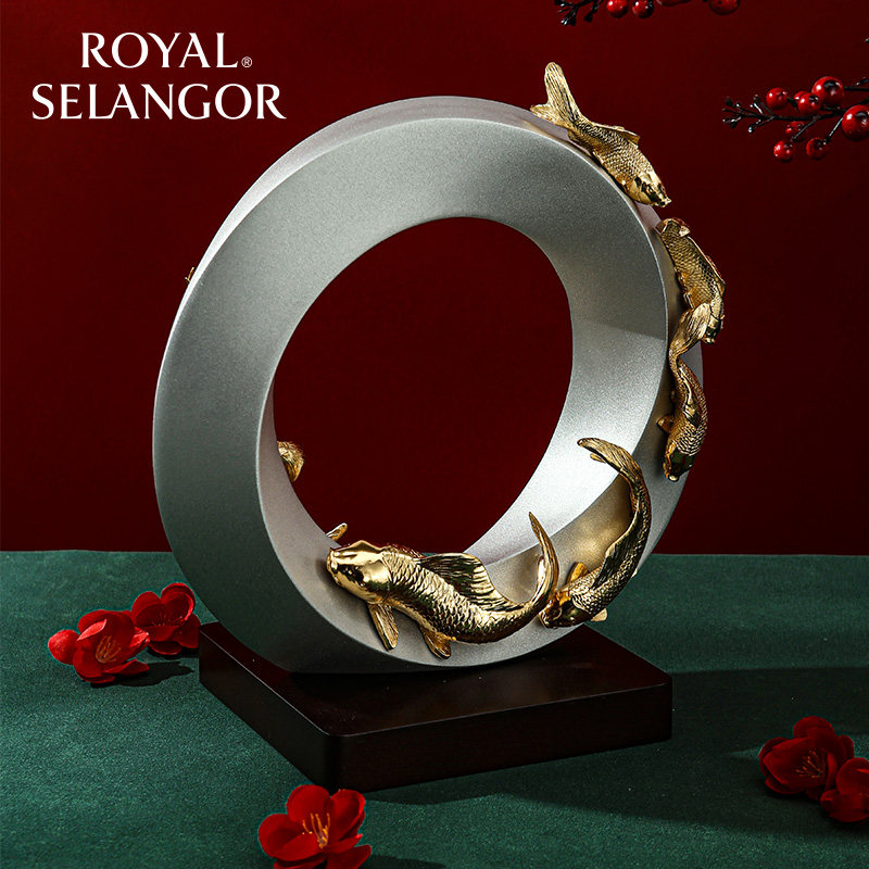 皇家雪兰莪年年有余摆件锦鲤装饰雕像居家招财赠礼高档桌面工艺品