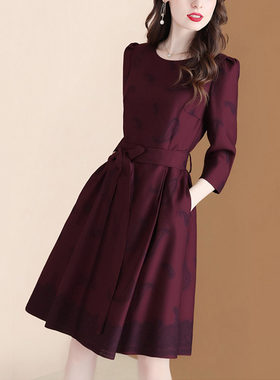 欧美高级感印花连衣裙女2026春装新款七分袖气质收腰显瘦大摆裙子