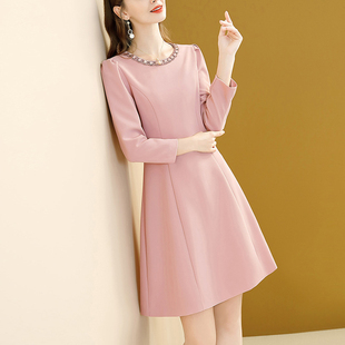 粉色千金风长袖连衣裙女2026春装新款名媛镶钻收腰显瘦小个子裙子