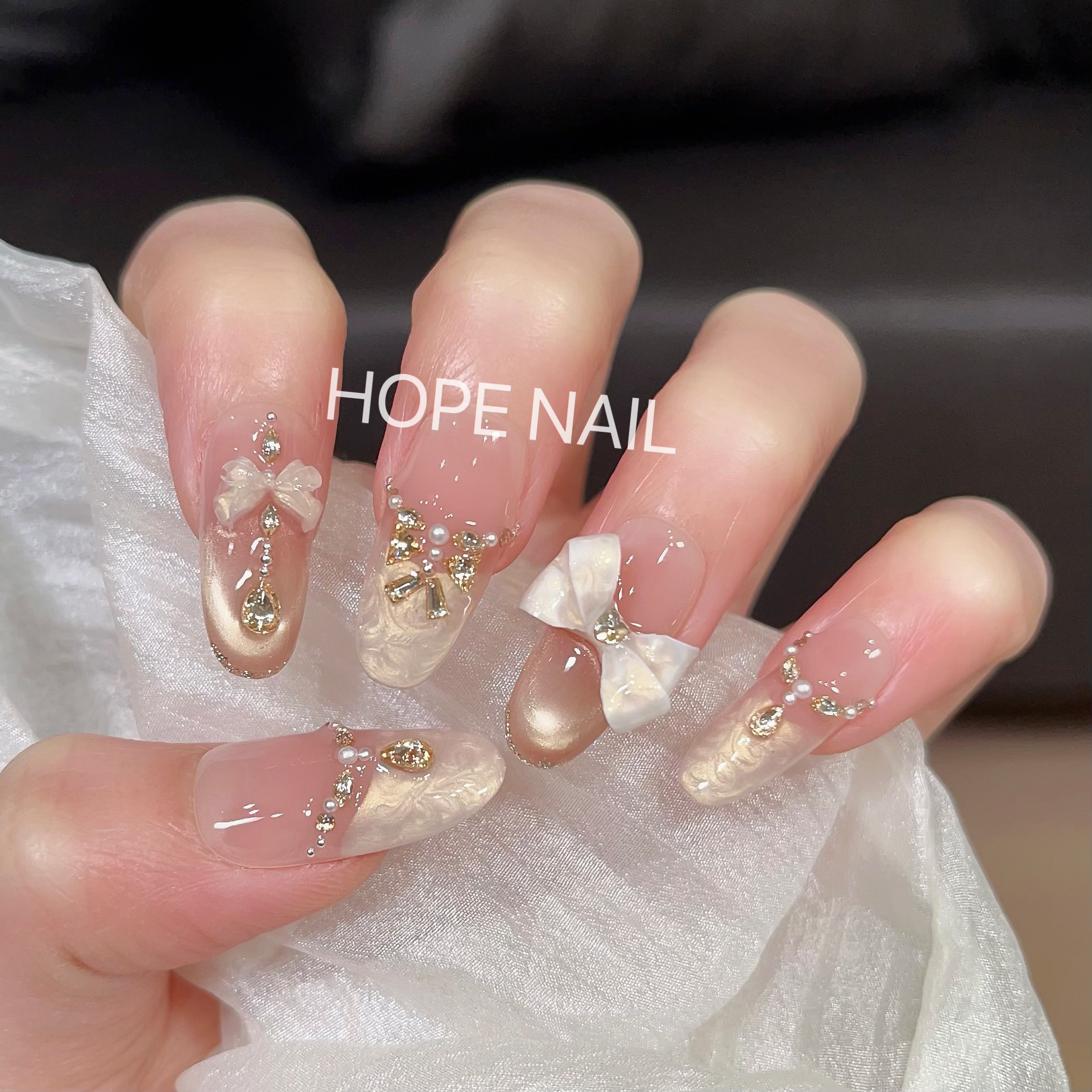 【金色恋人】轻奢千金感法式猫眼蝴蝶结手工穿戴甲气质显白美甲贴,彩妆/香水/美妆工具,穿戴甲/甲片,淘宝优惠券,粉丝福利购,淘宝优惠卷