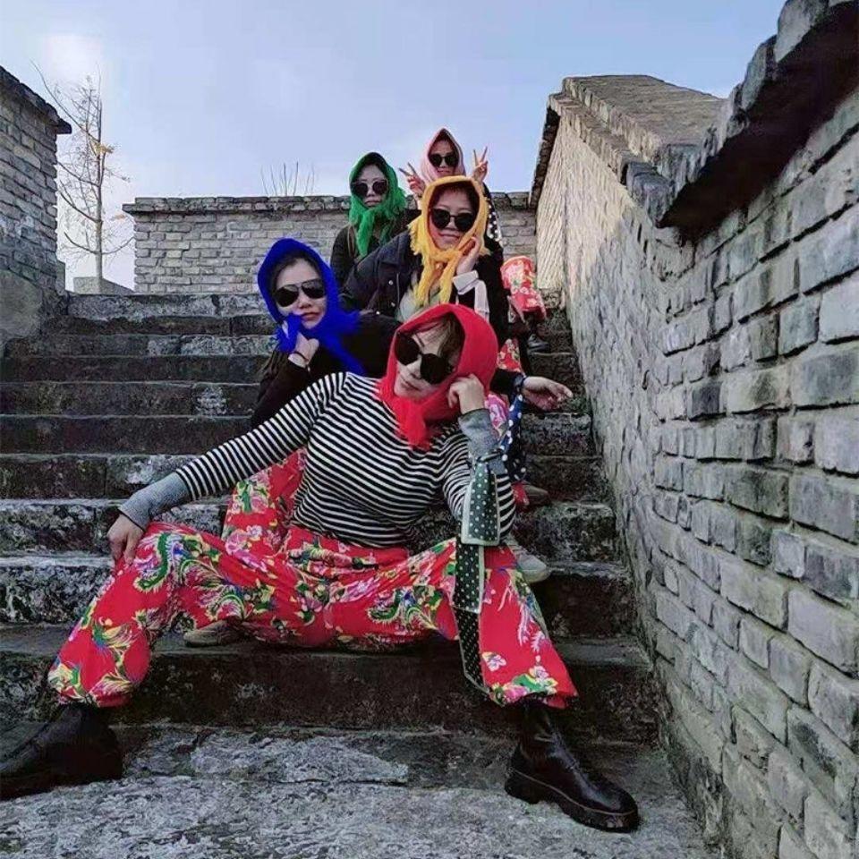 农村头巾拍照网红表演男女四季